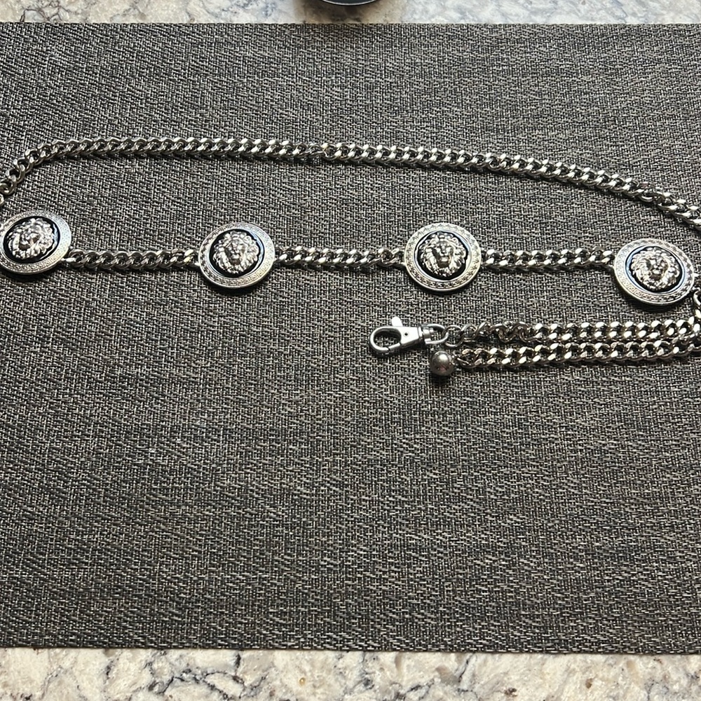 Silver lion chain belt